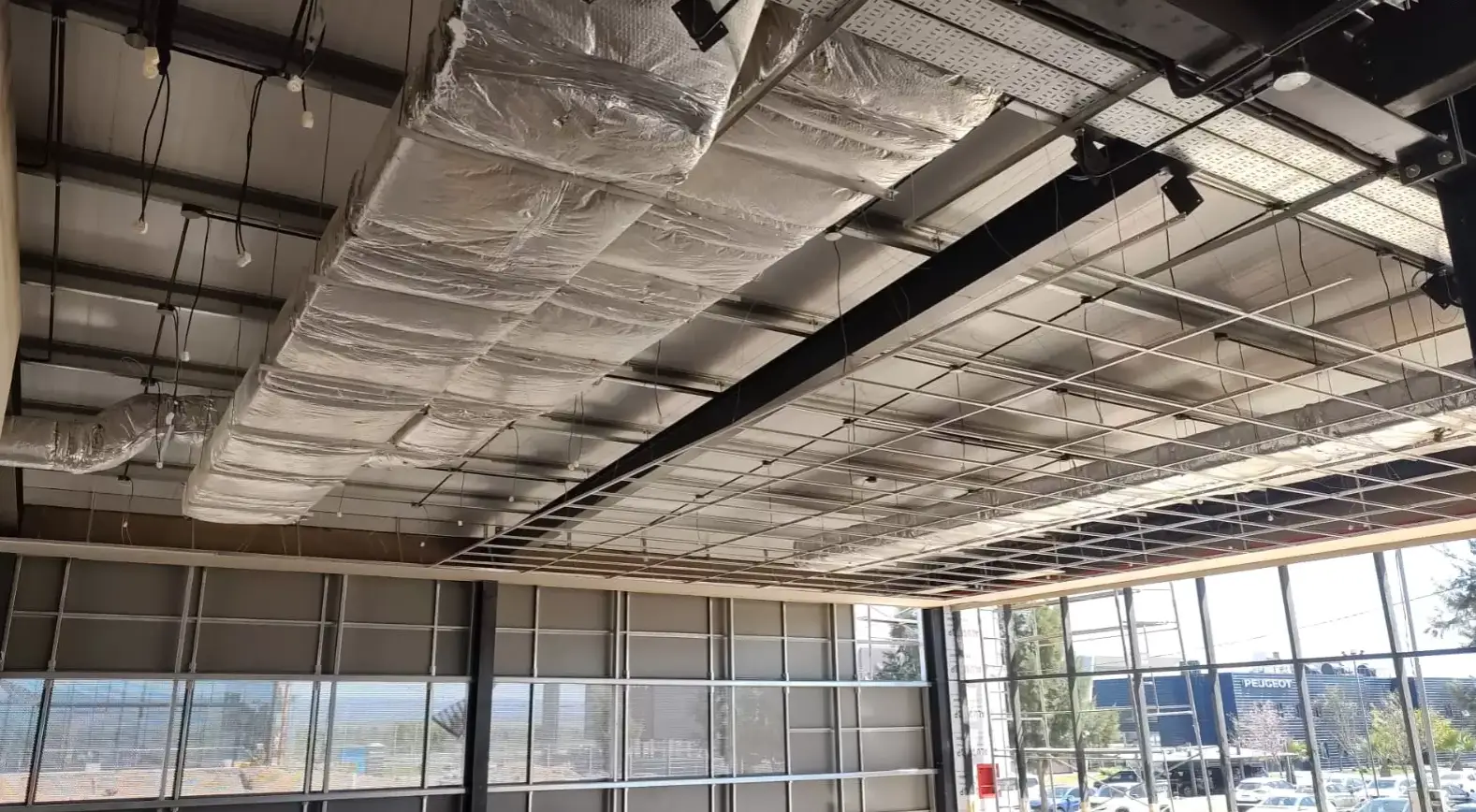 Obra de climatización en progreso, foto 2 de 22