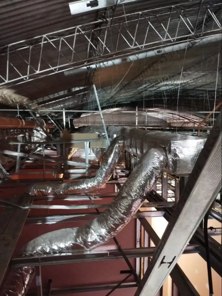 Obra de climatización en progreso, foto 9 de 22